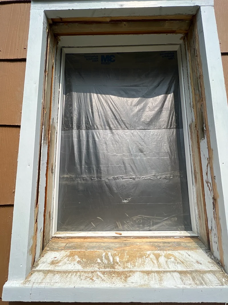 This is what it looks when a double hung window is demoed
